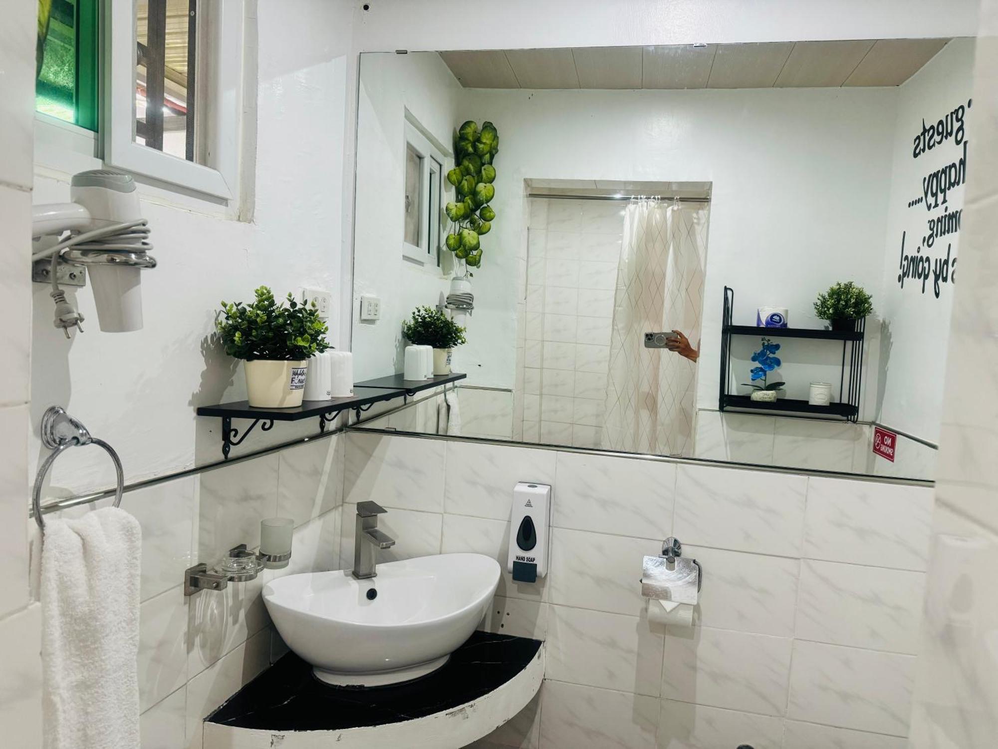 Vickybella'S Funadise Private Resort Cauayan  Bagian luar foto